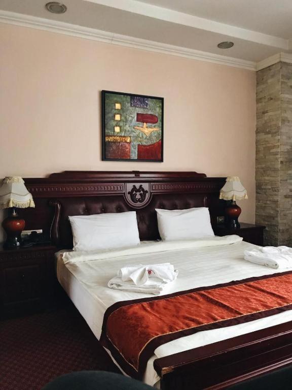 Hotel Royal พริสตีนา ภายนอก รูปภาพ